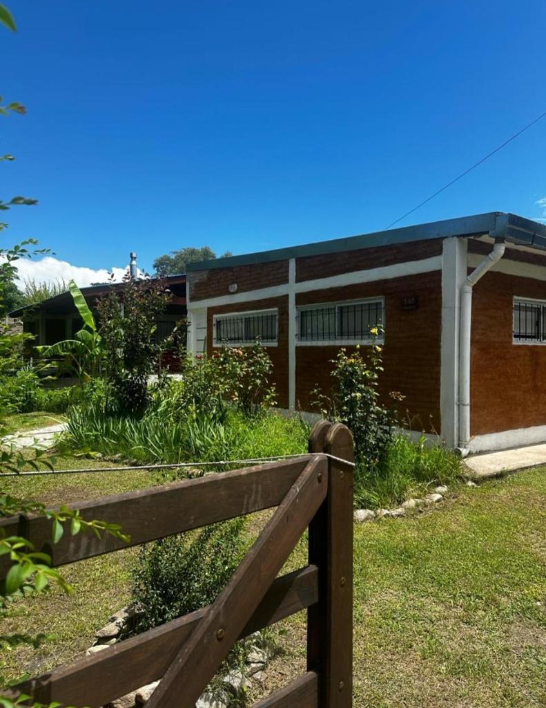 Casa en villa amancay, villa general belgrano