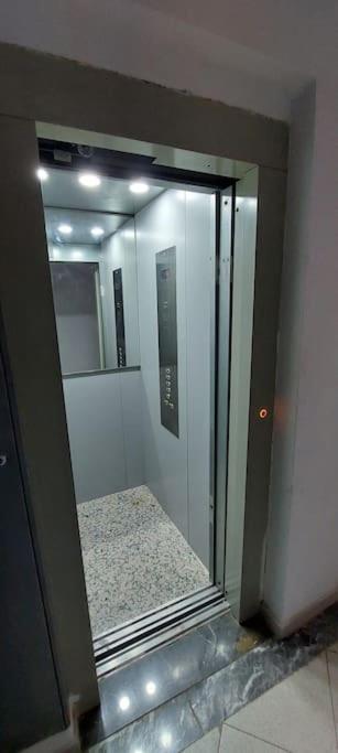 Apartment in Marrakech - WiFI - IPTV Movies - equipped - free parking, Marrakech