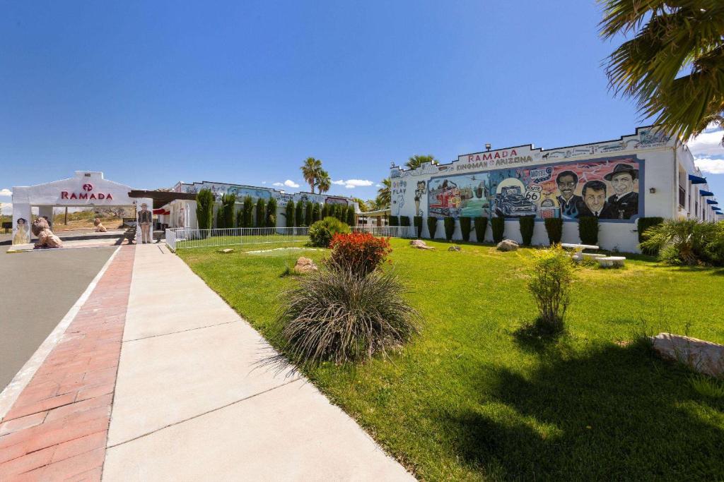 Ramada by Wyndham Kingman image