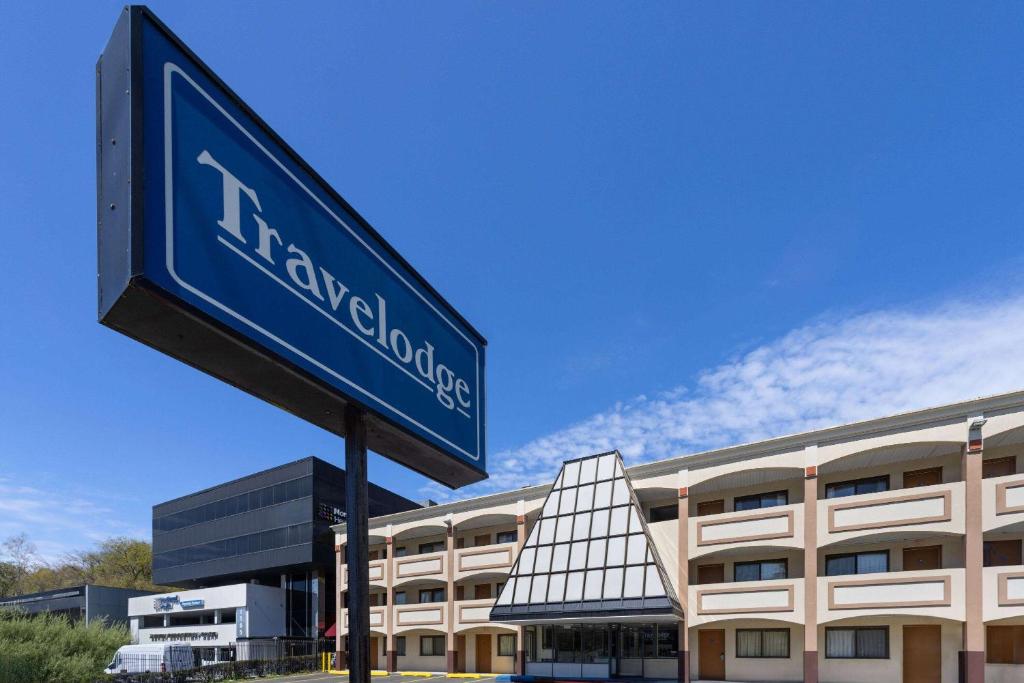 Travelodge by Wyndham Manhasset image