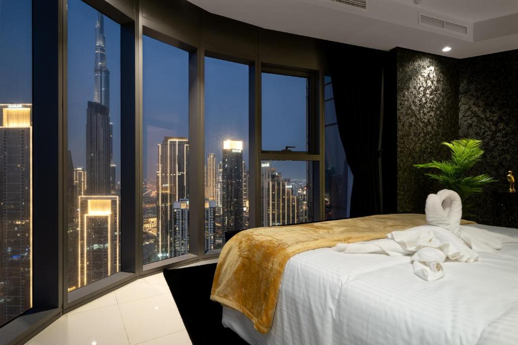 Sky-high Oasis Burj Khalifa Views, Rooftop Infinity Pool, 3BR apartment in Paramount Hotel Midtown photo 4