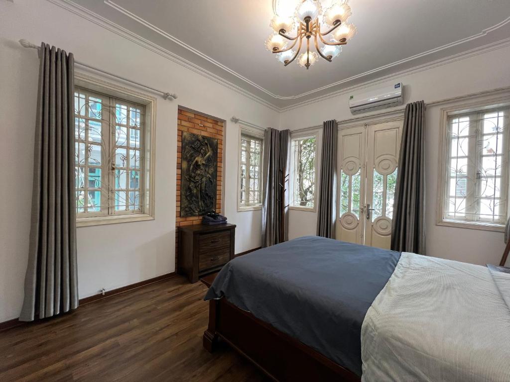 NGÁO Home - West Lake