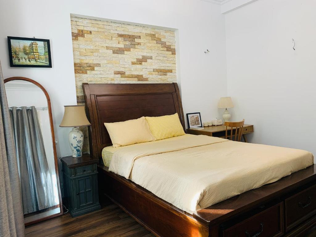 NGÁO Home - West Lake