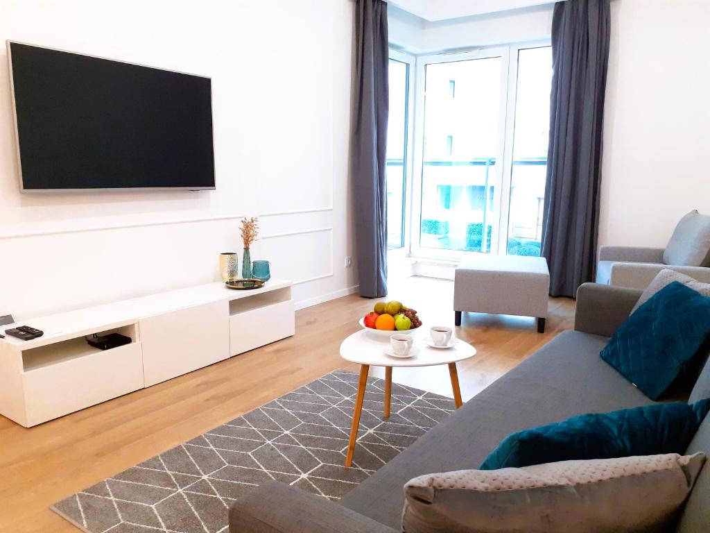 Vista Residence Spire- Free Underground Parking - City Center - Self Check-in - Tap to explore photos