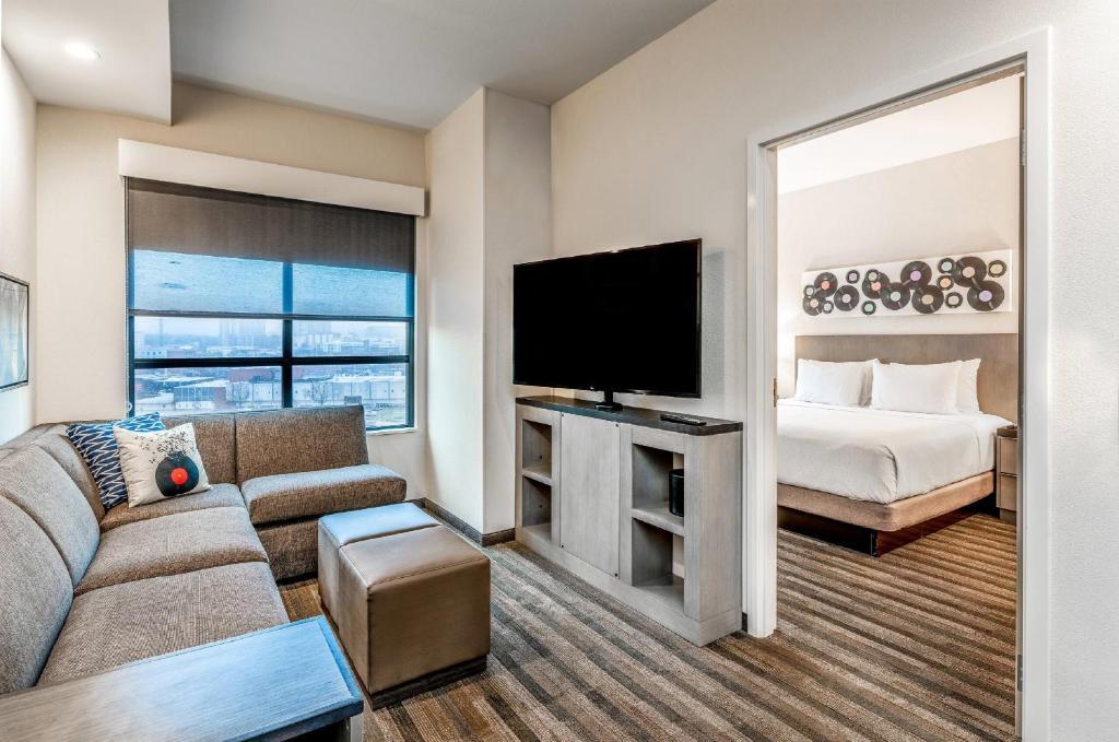 Hyatt House Nashville Downtown/Convention Center image