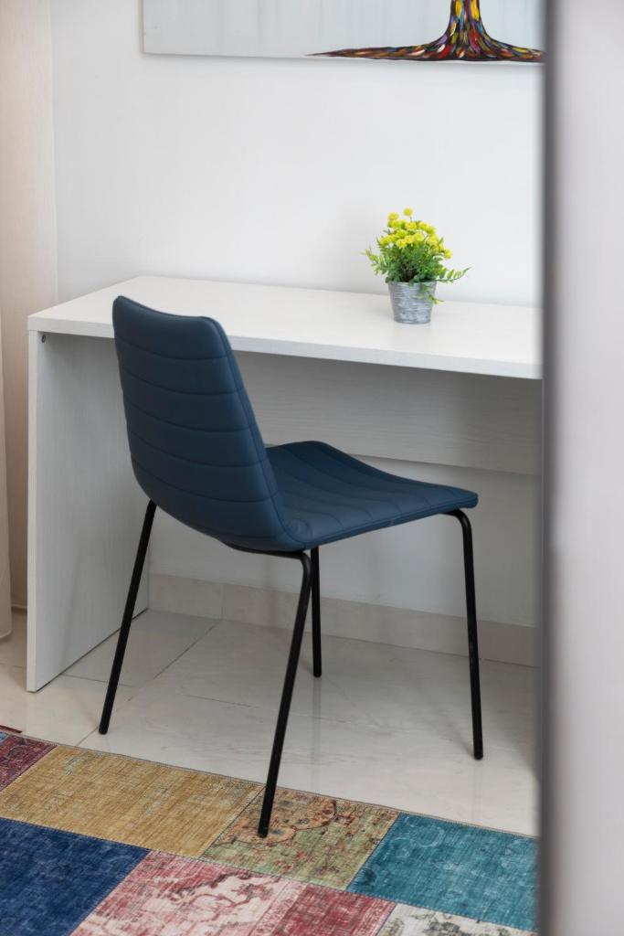 Chic, Modernized Maisonette - Close to Tigne Point, & Saint Julian's - Tap to explore photos