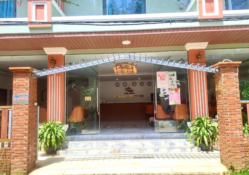 Lava Rock Viet Nam Lodge