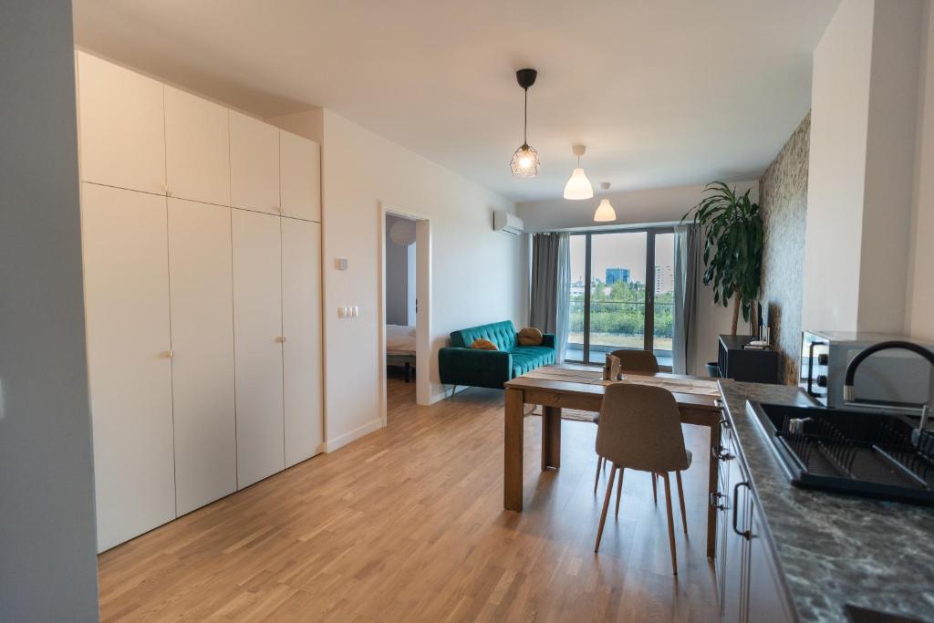 Lagoon Park Apartments with Beach View - Tap to explore photos