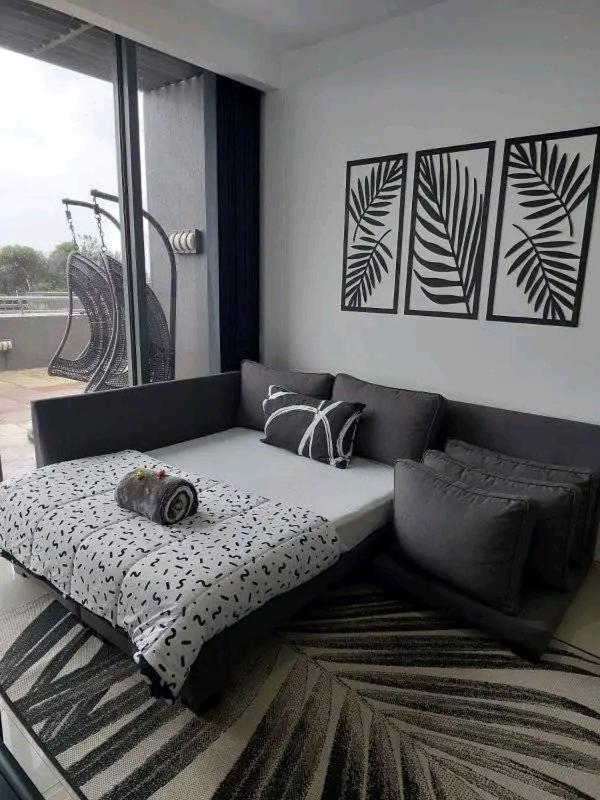 Infinity LG3 Seaview Beach Apartment - Tap to explore photos