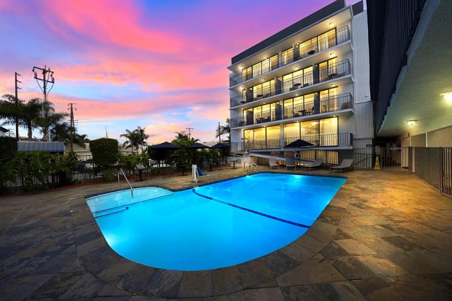 MC Pacific Inn & Suites image