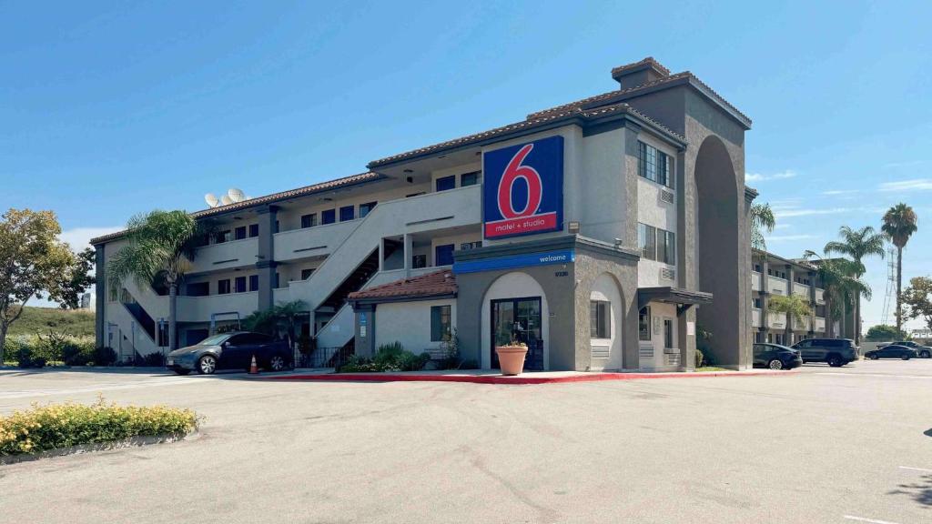 Motel 6 Bellflower, CA - Los Angeles image