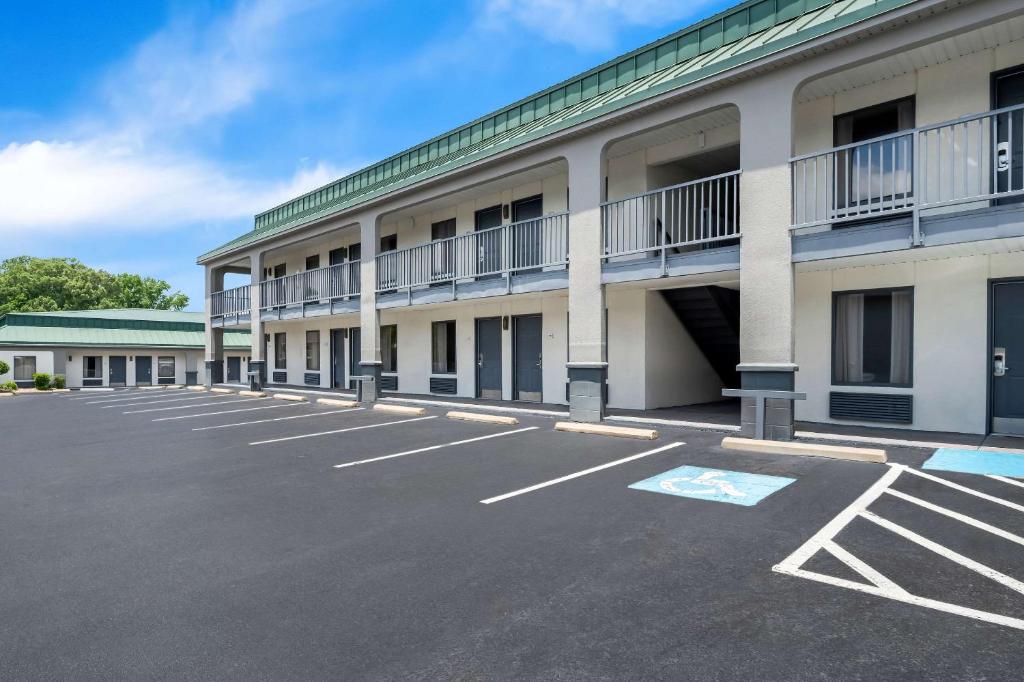 Quality Inn & Suites image