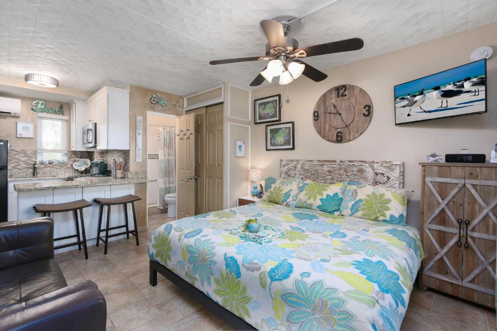 Tropic Terrace image