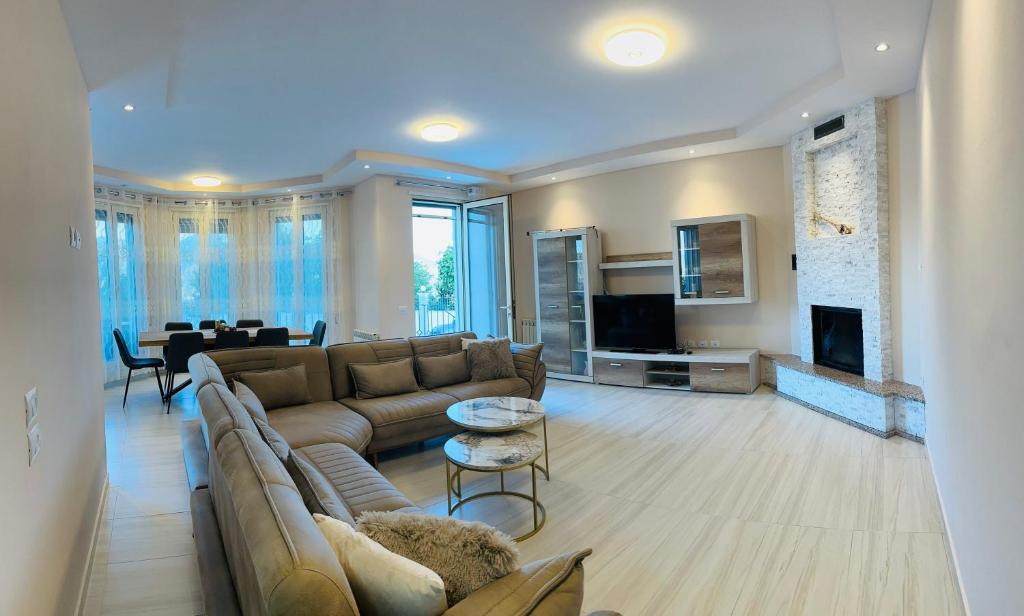 Rezidenca Dozhlani with Private Pool & Yard photo 3