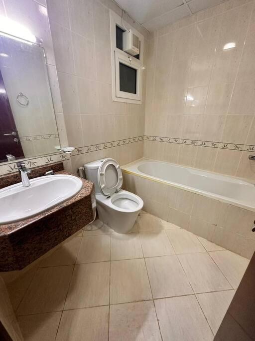 One bed room and 2 bathroom photo 2