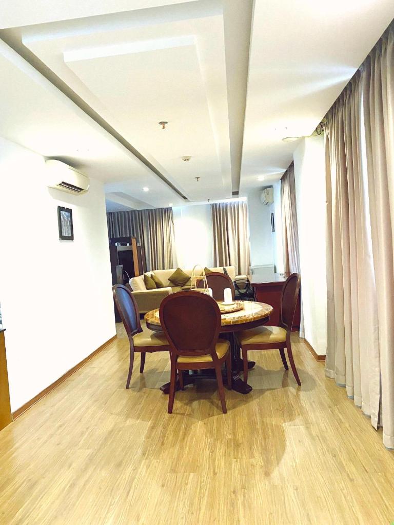 Khách sạn Nhật Linh