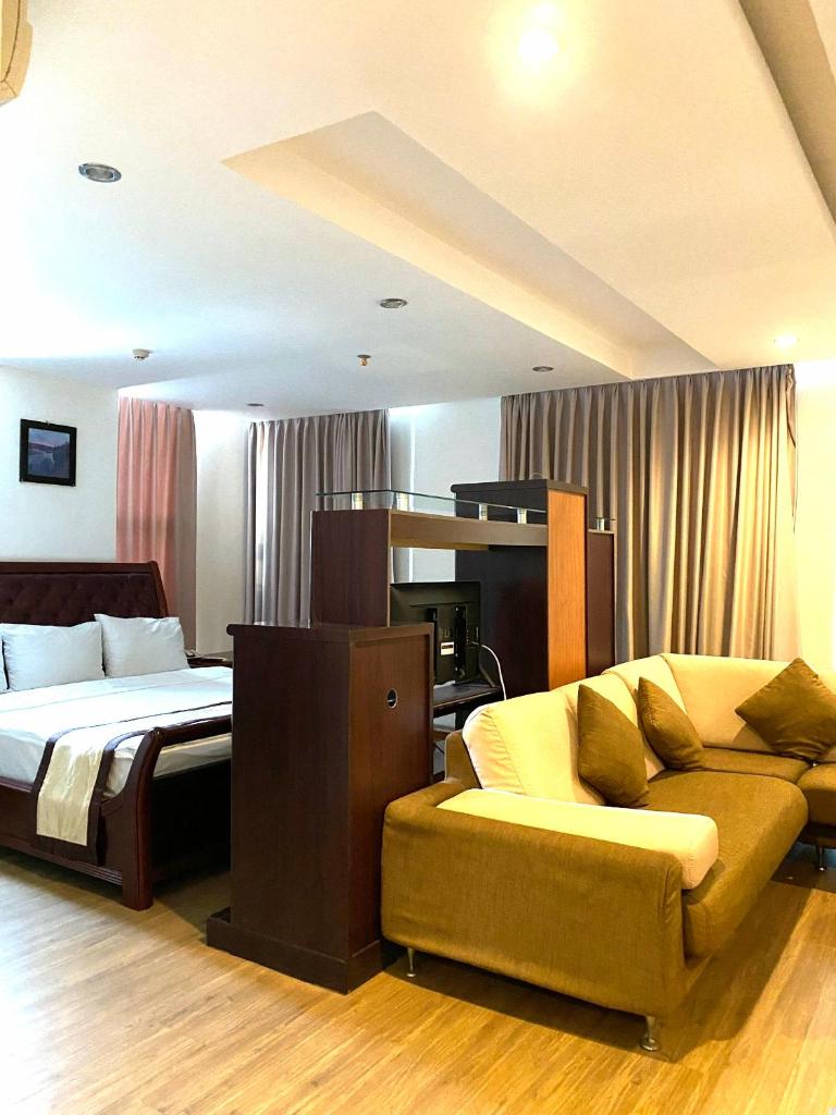Khách sạn Nhật Linh