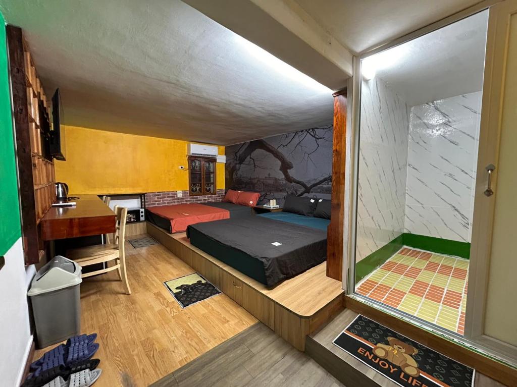 Bungalow K House, 2brs, Center of Old Quarter, HoanKiem Lake