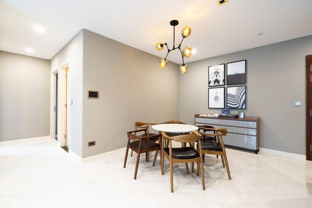 The Rixx Gathering Apartment D1 pool gym Netflix