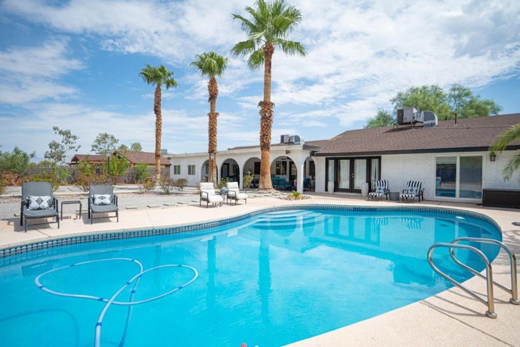 Your Private, Luxurious & Large Oasis-4 Suites image
