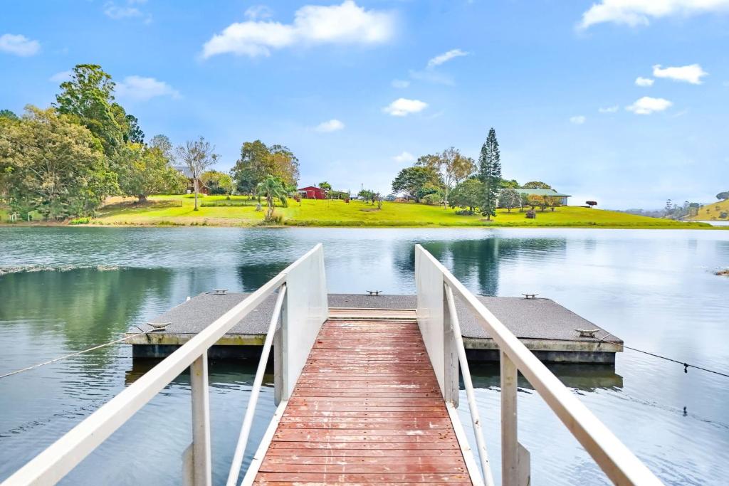 LakeSide Tinaroo only 2.5km from Yungaburra town photo 4