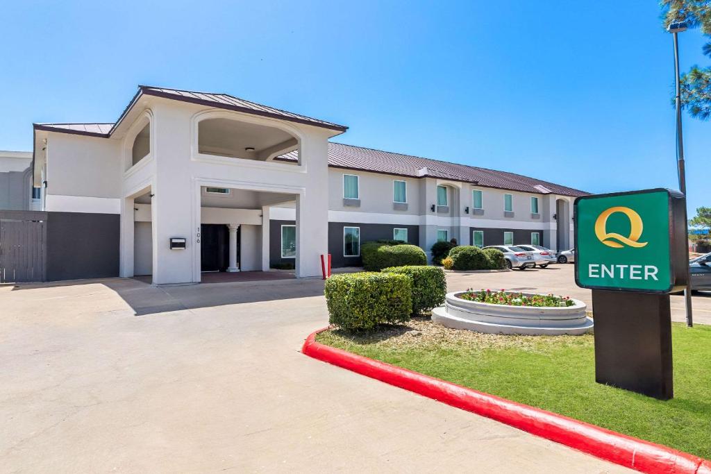 Quality Inn Bastrop image