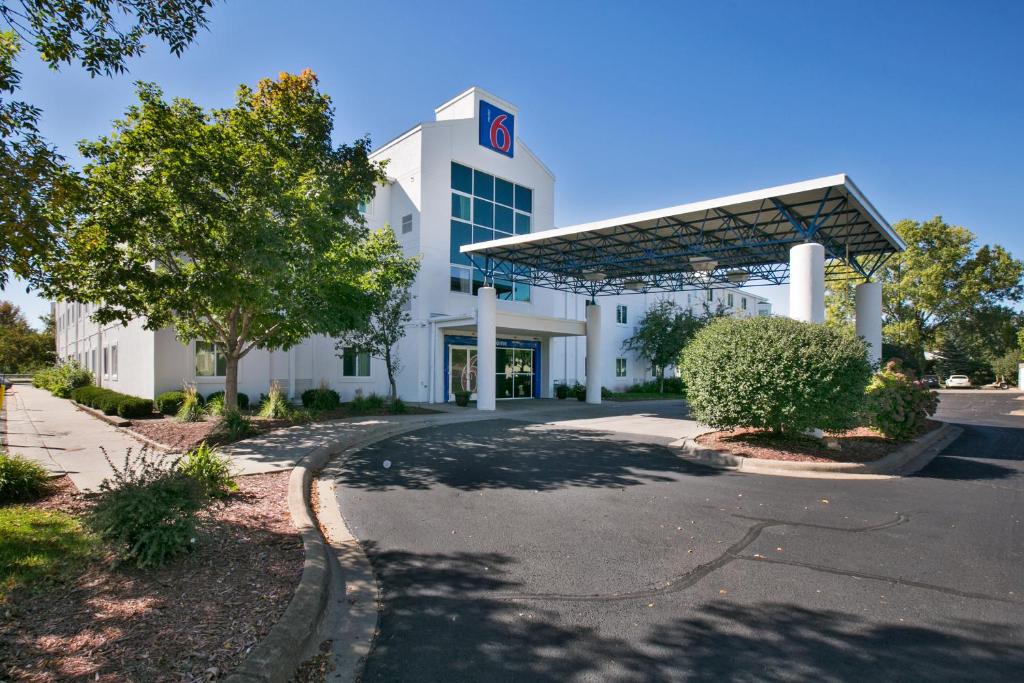 Motel 6-Brooklyn Center, MN - Minneapolis photo 1