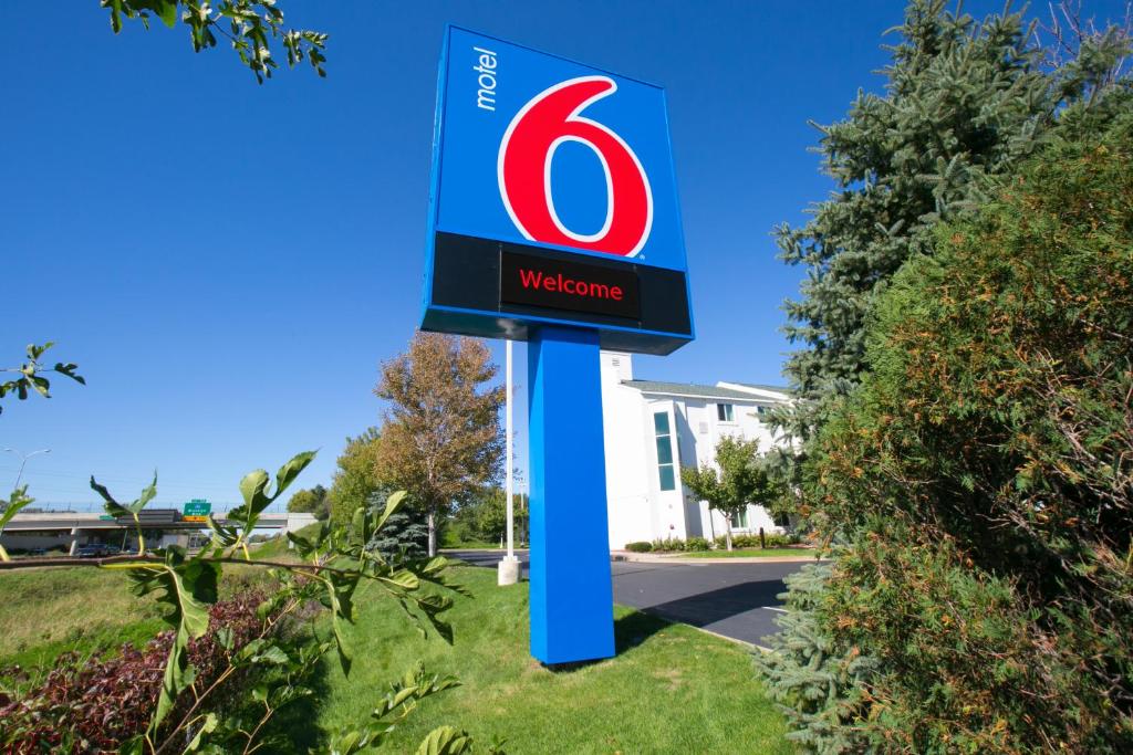 Motel 6-Brooklyn Center, MN - Minneapolis photo 4