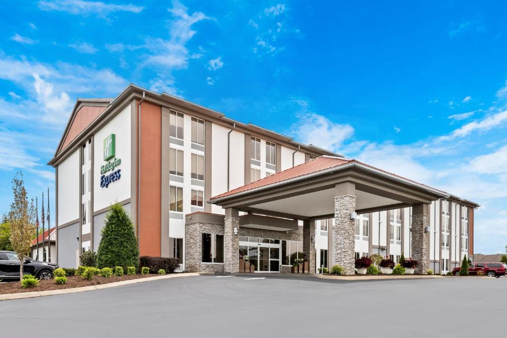 Holiday Inn Express Nashville-Hendersonville, an IHG Hotel image