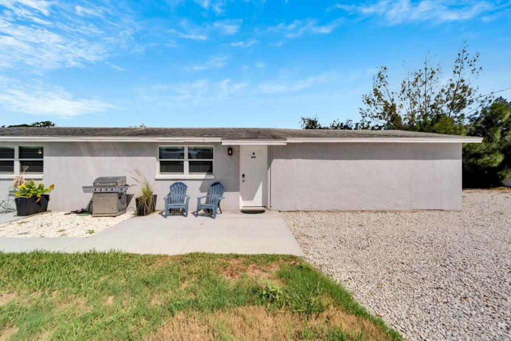 8820 Rocky Creek Drive, Unit B image