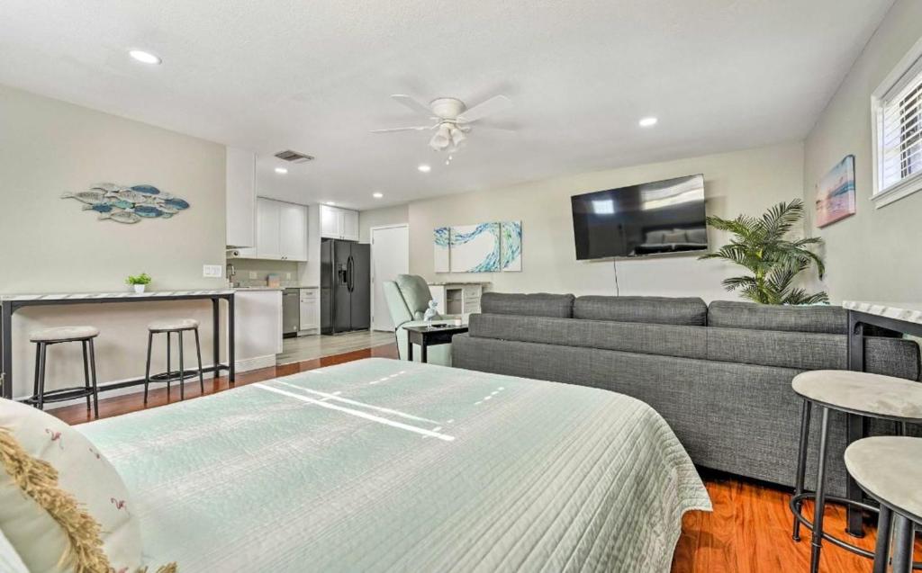 Cozy Tampa Studio, 8 Mi To Downtown! image
