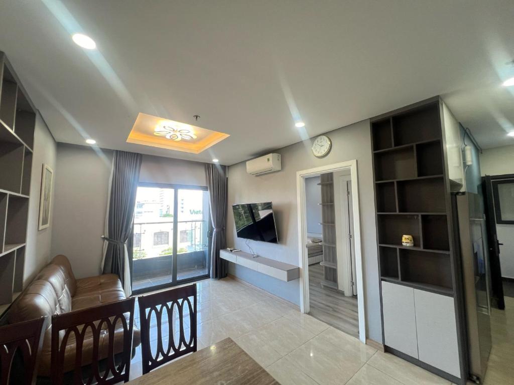 Luxury Apartment inside Monarchy