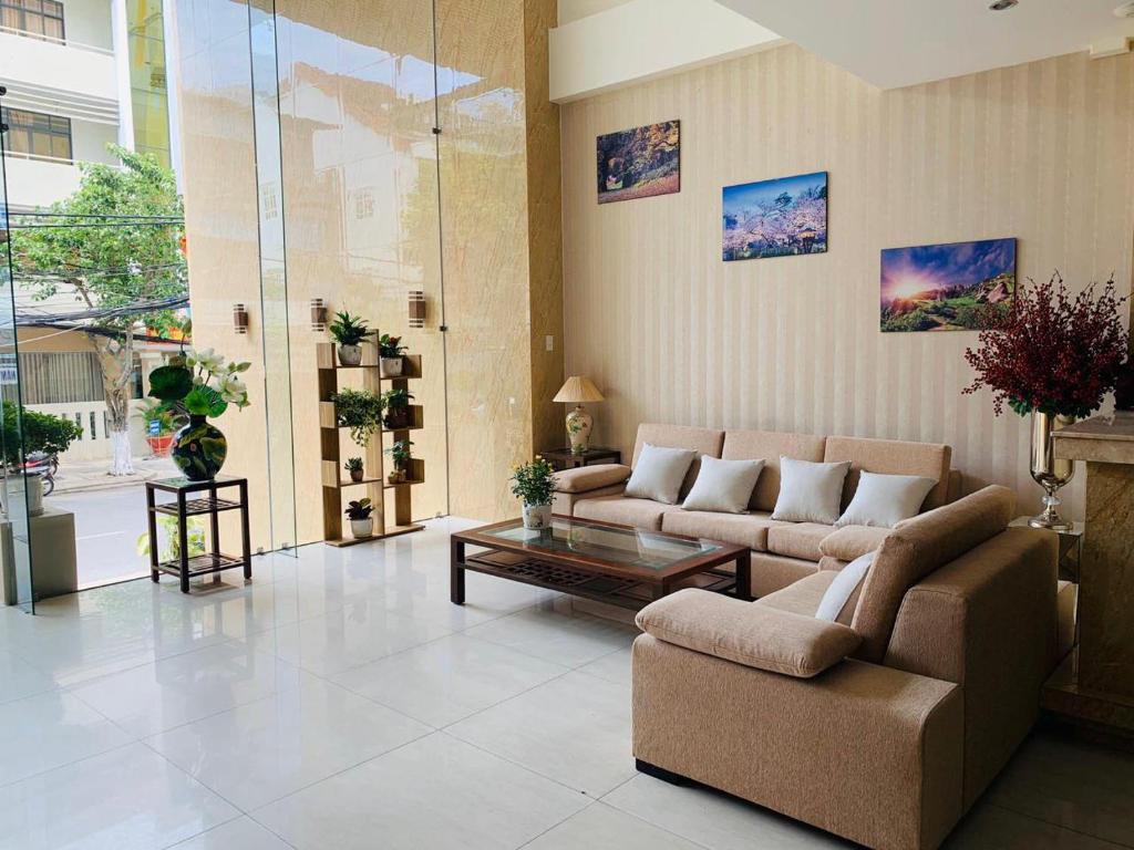 Khách sạn Nhật Linh