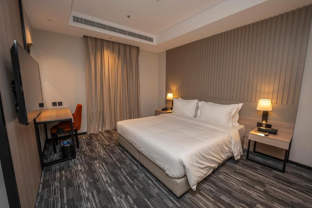 Al Diafah Hotel Suites Room Type - Standard King Room