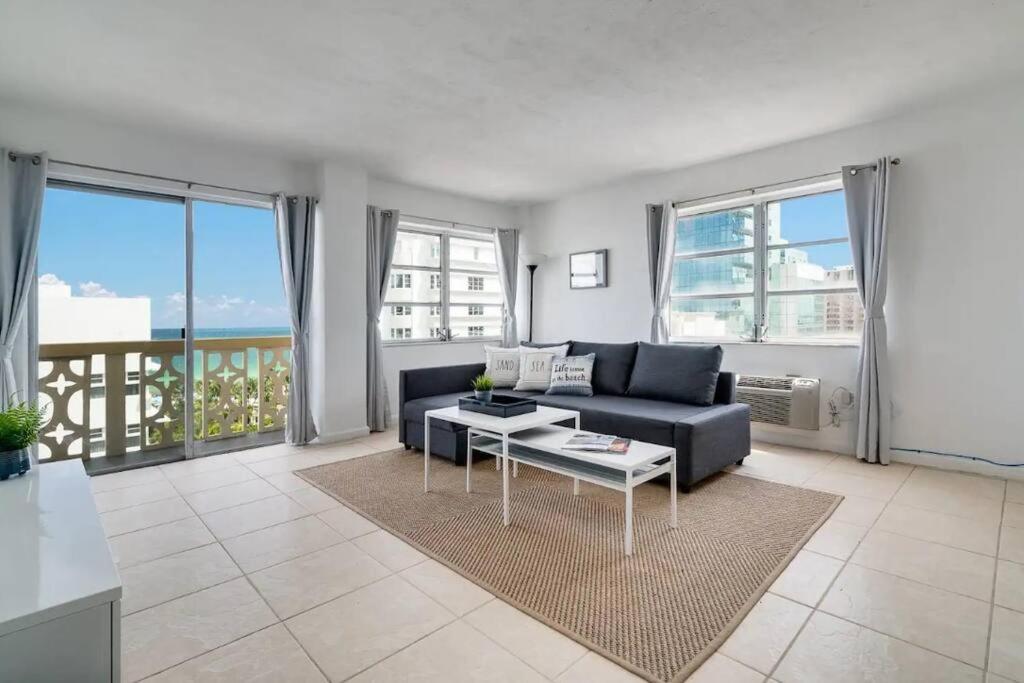 1101- Luxurious 1BR & 2 Bath with City & Ocean Views image