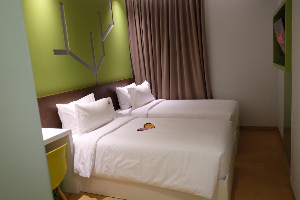 Двухместный (Happiness Twin Room), MaxOneHotels.com at Pemuda
