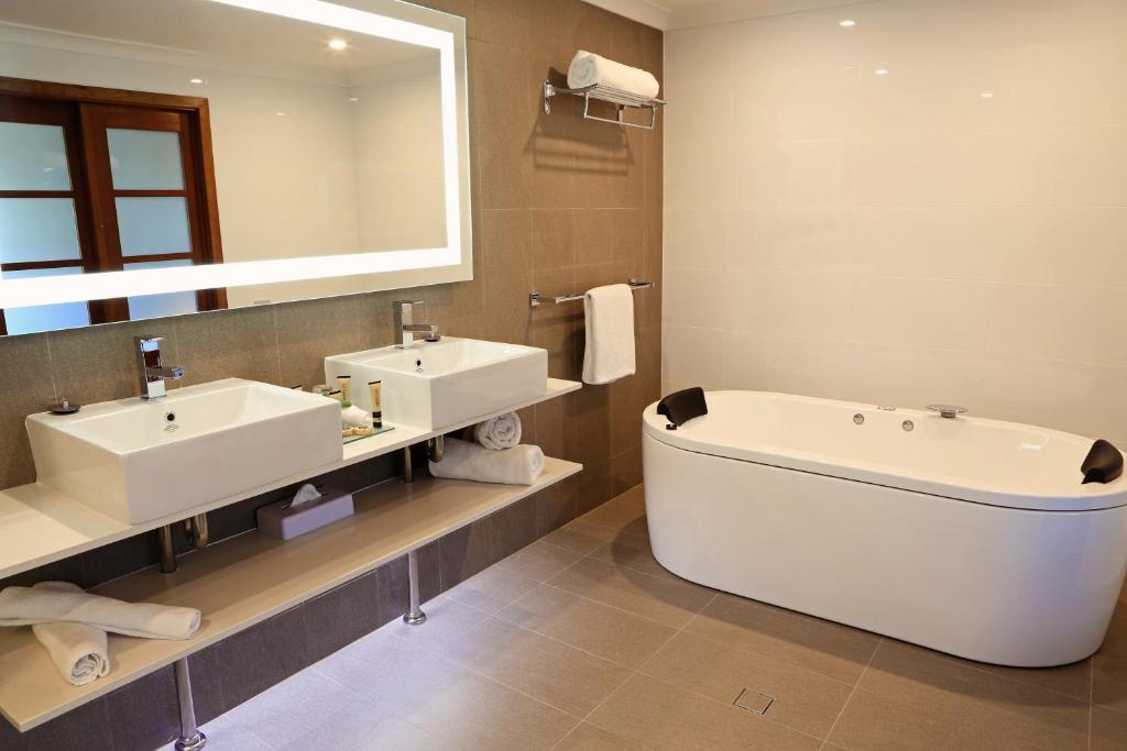 Novotel Swan Valley Vines Resort Room Type - Executive Suite