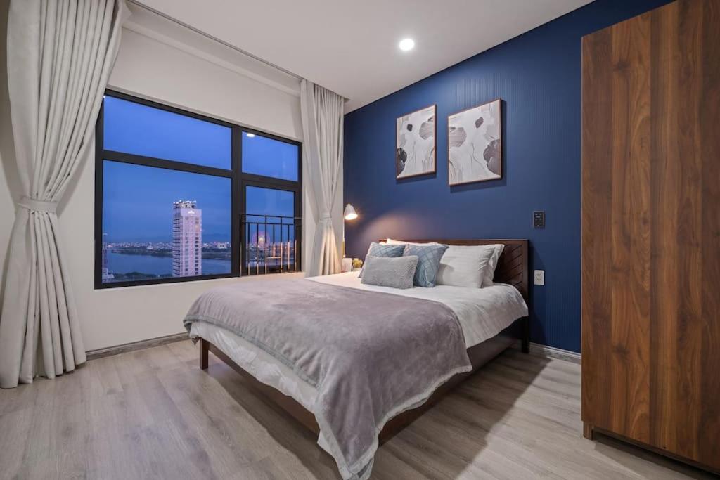 Modern 2 bedrooms with Pool- 19th floor, City view