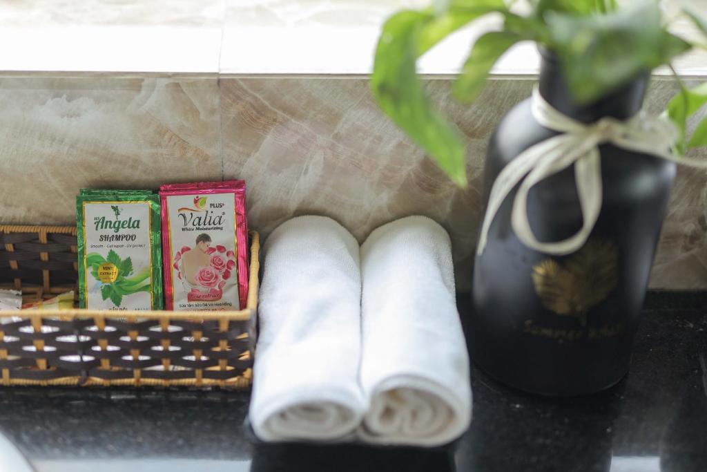 Viet Village Airport Hotel & Restaurants