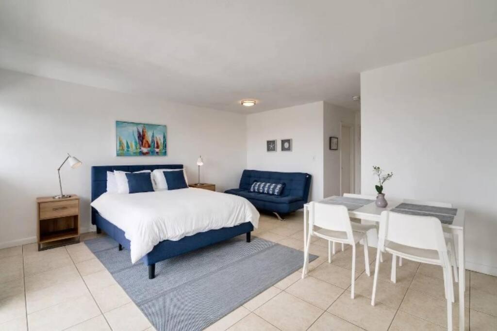 1505- Downtown Miami Bay View Retreat with 1BR & 1BA image