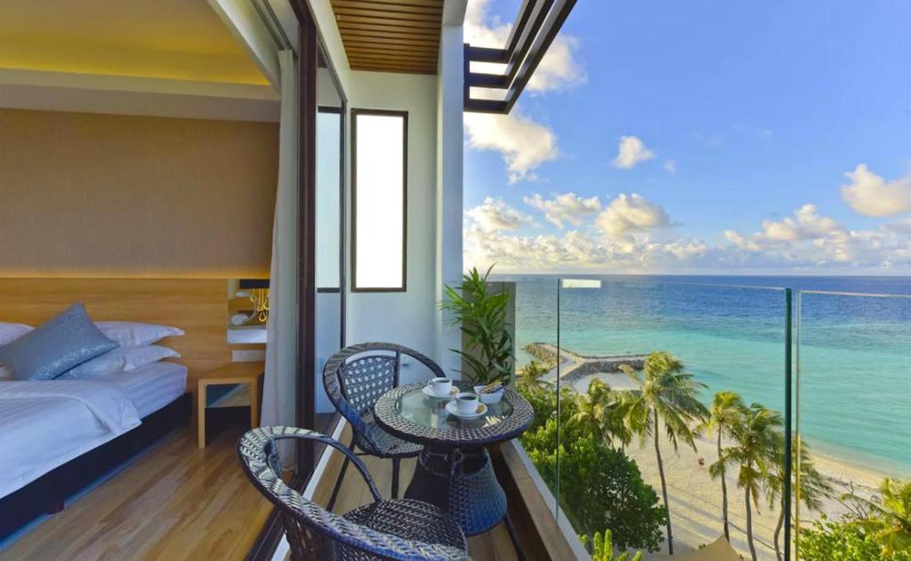 SUNNY SMES - The Arena, Cam Ranh airport