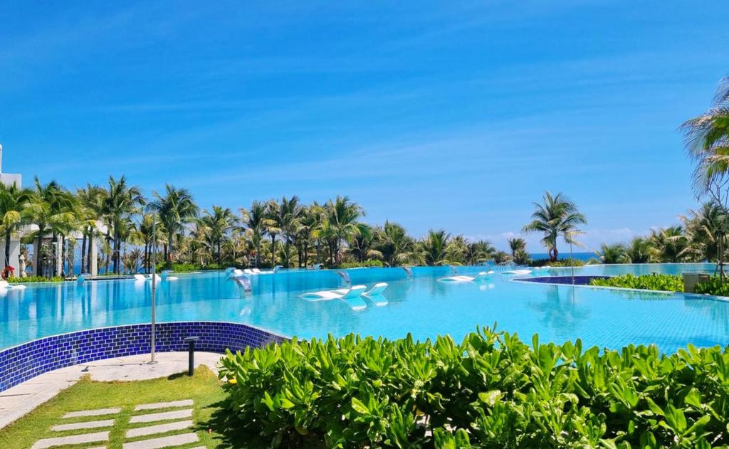 SUNNY SMES - The Arena, Cam Ranh airport