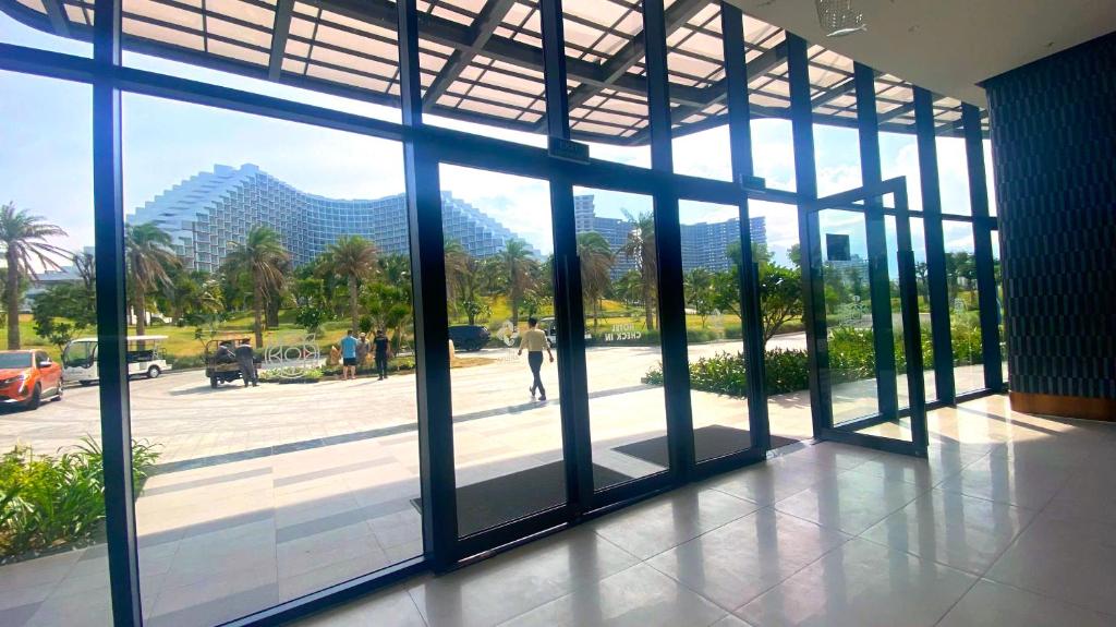 SUNNY SMES - The Arena, Cam Ranh airport