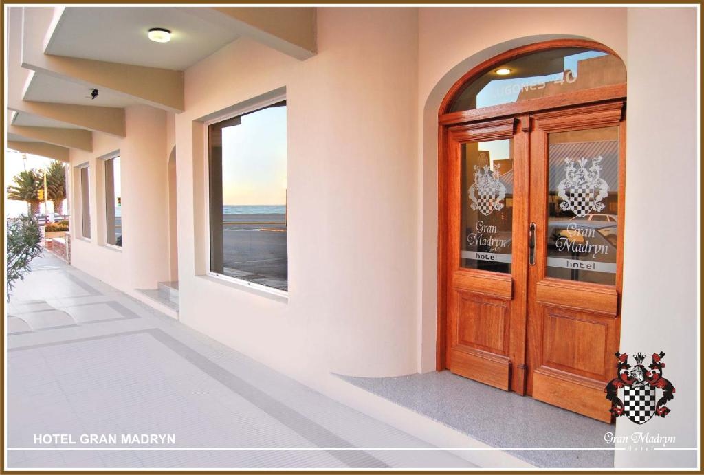 Hotel Gran Madryn photo 2