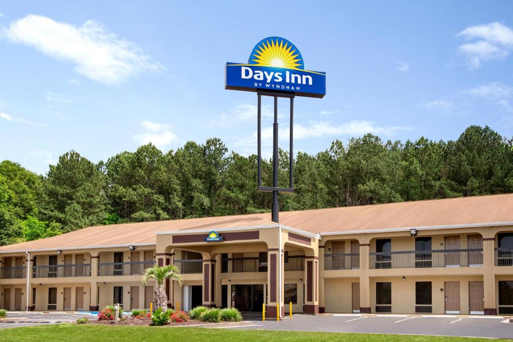 Days Inn by Wyndham Covington image