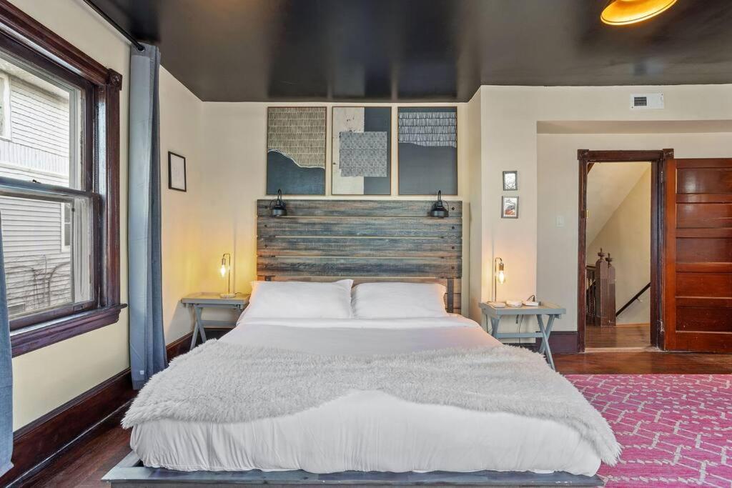 AC 9 BR 4BA Victorian Manor - 1 Block to Beach - Tap to explore photos