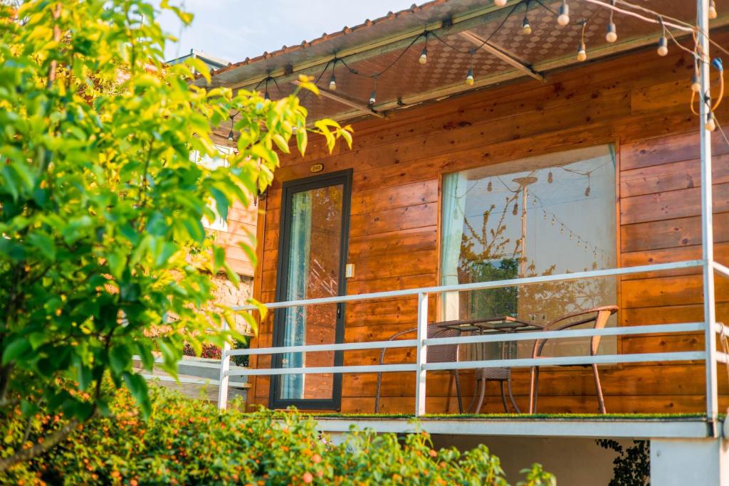 Homestay Wooden House - Nhà Gỗ Mộc Châu