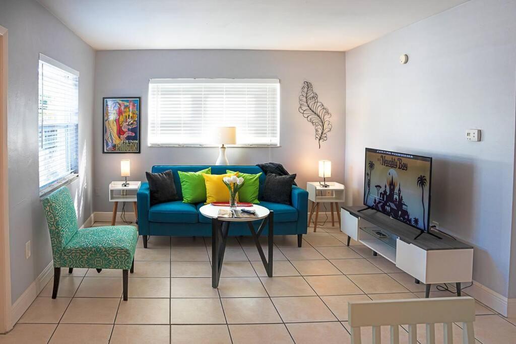 2 Spacious Units Near Clearwater Beach image
