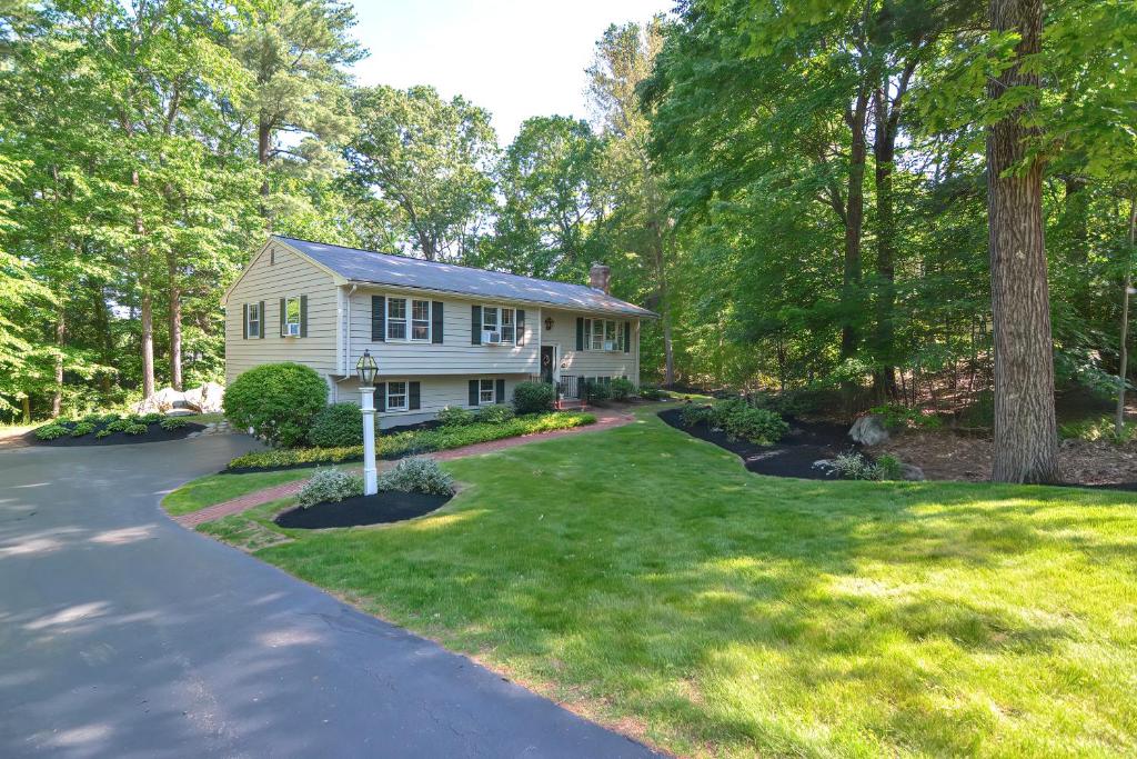 Modern 3 Bd, 2 Bath Spacious Apt Shrewsbury image