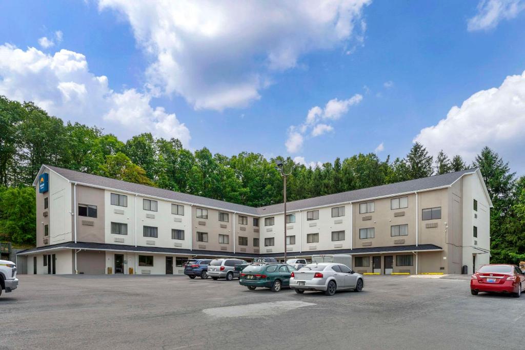 Suburban Studios LaVale-Cumberland image